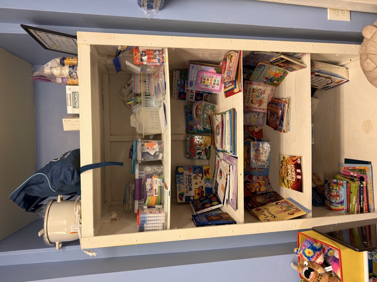 Pod 1 book and learning area